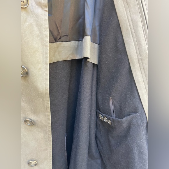 Jos. A. Bank Trenchcoat w/removable Wool Lining - Picture 7 of 7
